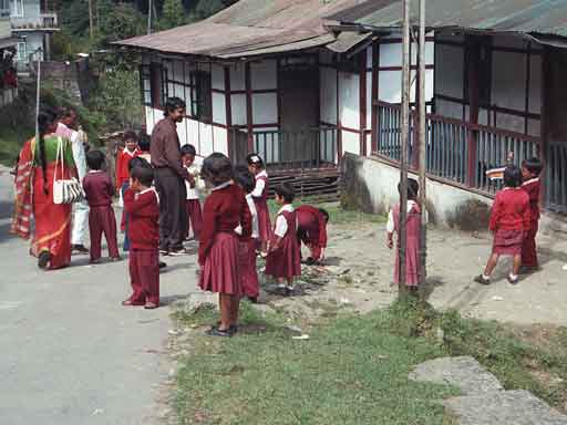 Kinderen in Rumtek
